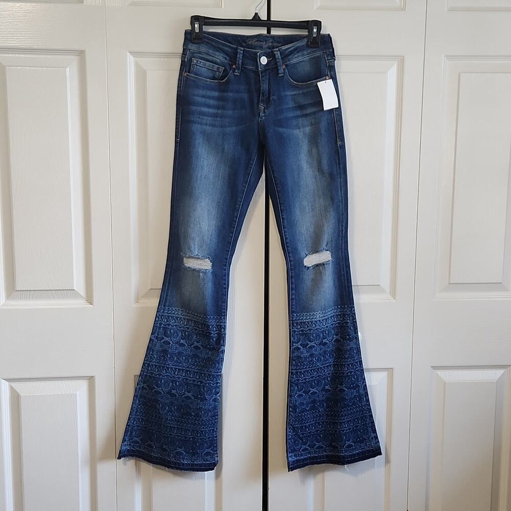 Mavi Women's‎ Medium Wash Peace Mid-Rise Flare Jeans Size 26 Pattern Boho Hippie